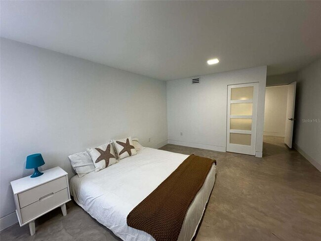 Foto del edificio - 7400 Sunshine Skyway Ln S