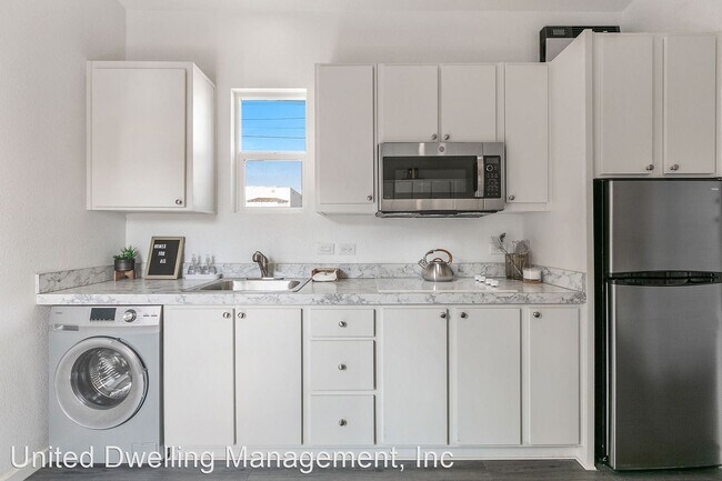 Building Photo - Studio, 1 bath House - 5152 S. West Blvd