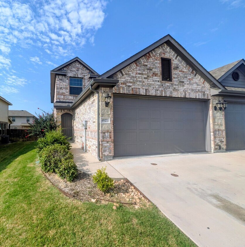 Photo - 4927 Sanger Circle Dr.