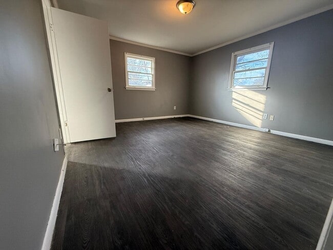 Foto del edificio - For Rent — Spacious & Affordable 4 Bedroom Home!