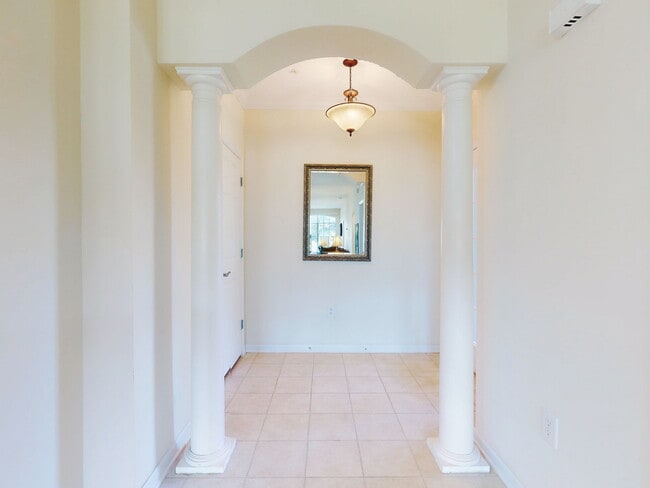 Foto del edificio - 1951 Turnbull Lakes Dr