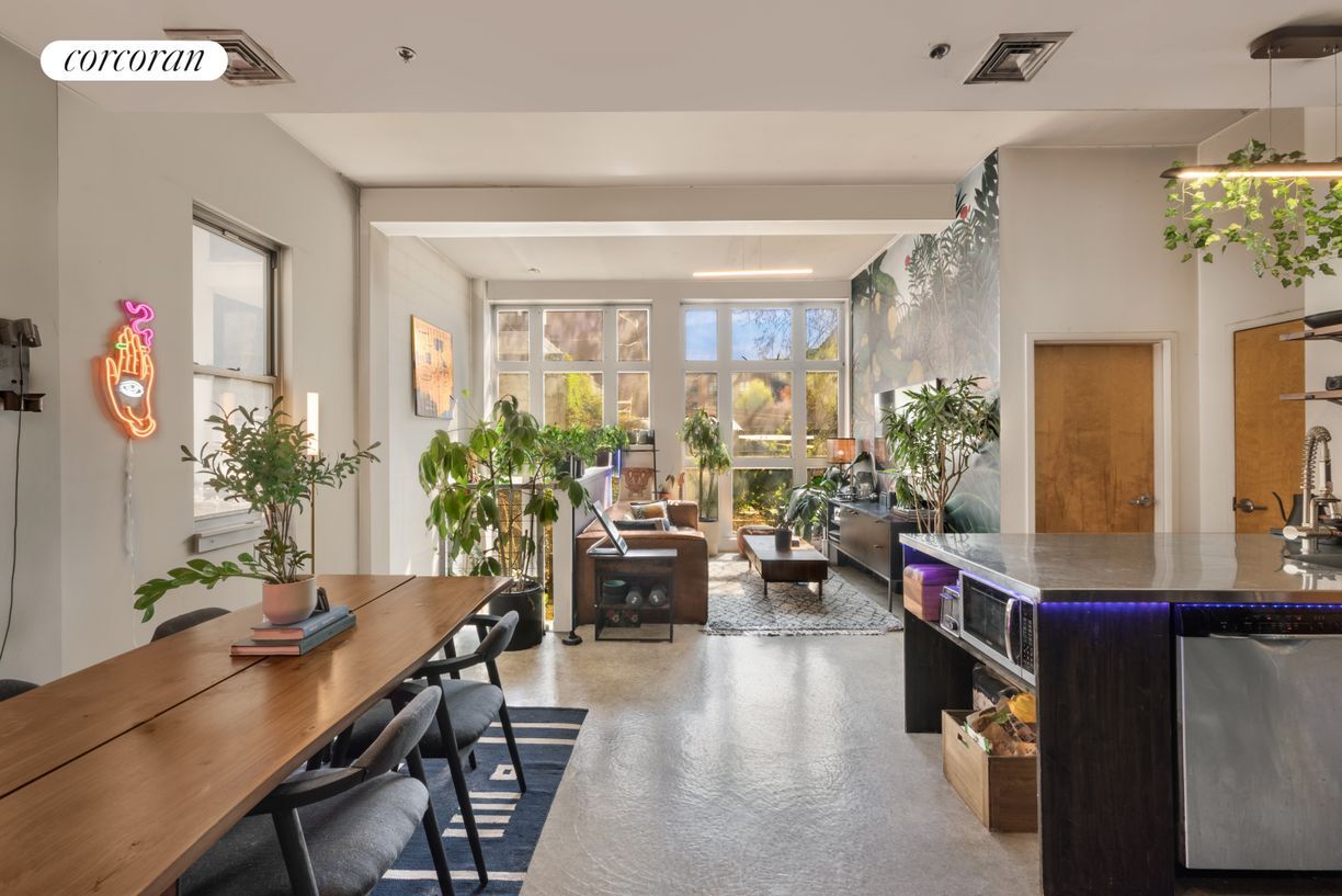 Foto principal - 161 Roebling St