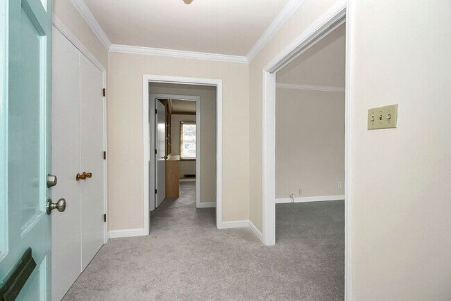 Foto del edificio - 3BD/2.5BA on Large Corner Lot w/ Private F...