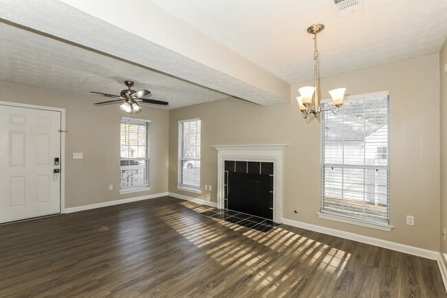 Building Photo - 7196 Williamsburg Dr