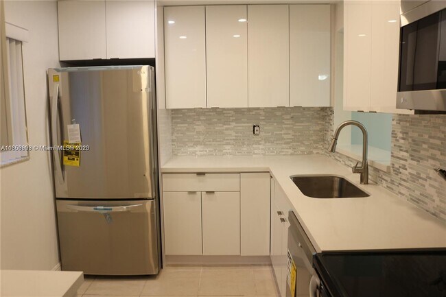 Building Photo - 8005 SW 107th Ave