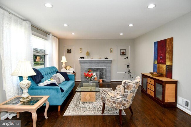 Building Photo - 5815 Arbroath Dr