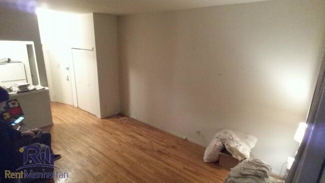 Foto del edificio - 329 E 92nd St