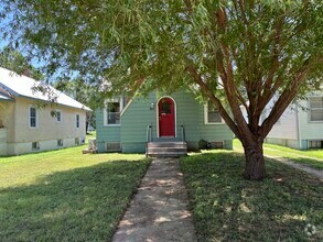Building Photo - 311 W Kansas Ave