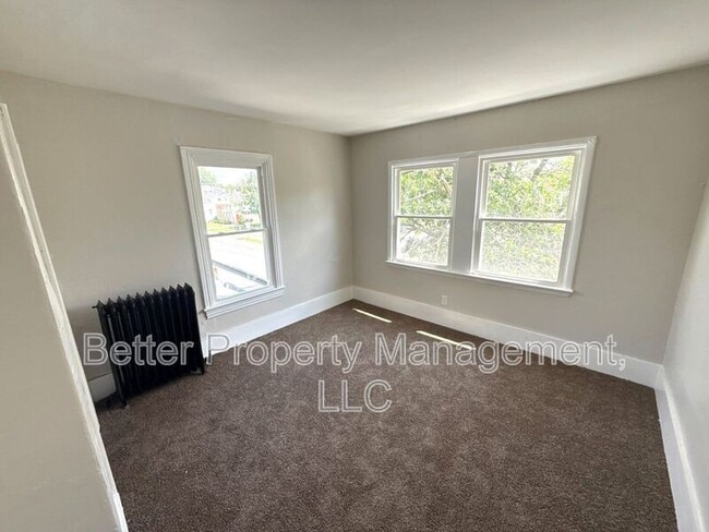 Building Photo - 230 N 3rd St