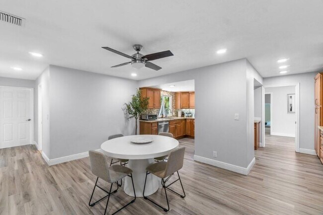 Foto del edificio - 1031 SW 11th St