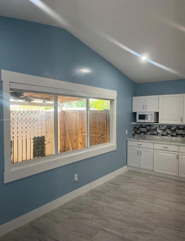 Foto del edificio - 9650 SW 163rd St