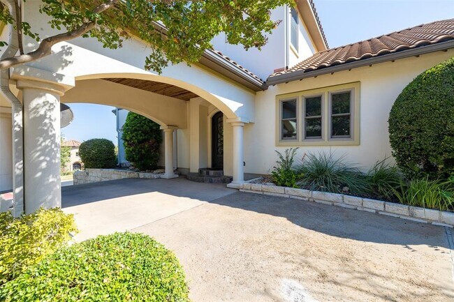 Building Photo - 227 Golden Bear Dr