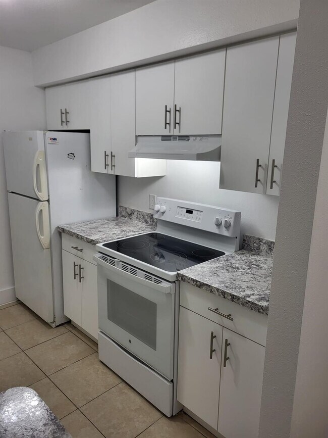 Building Photo - 2622 NW 33rd St