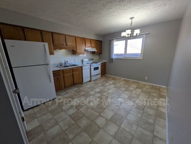 Foto del edificio - 1725 N Iowa Ave