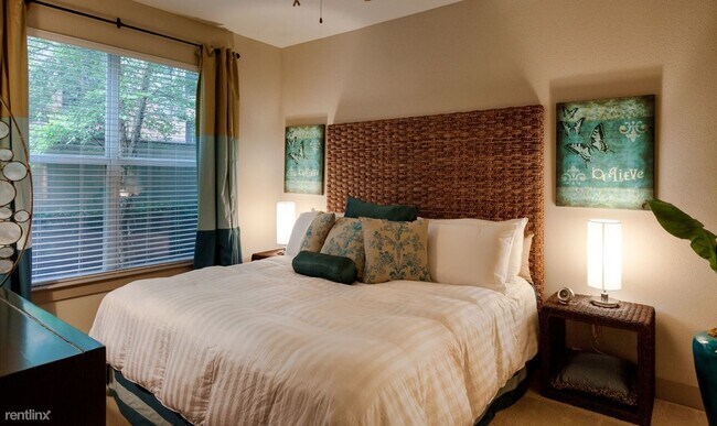 Foto del edificio - 2 br, 2 bath Condo - 3028 N Hall St