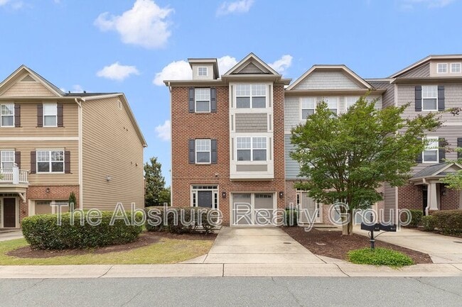 Building Photo - 611 Carlton Commons Ln