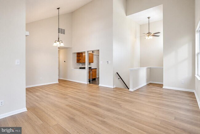 Building Photo - 382 Andover Pl