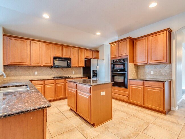 Foto del edificio - 2294 Garlic Creek Dr