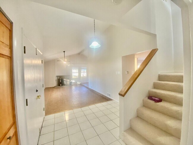 Foto del edificio - Sugarland Run Neighborhood |4bd  2bth 1921 sqft House | Large Yard
