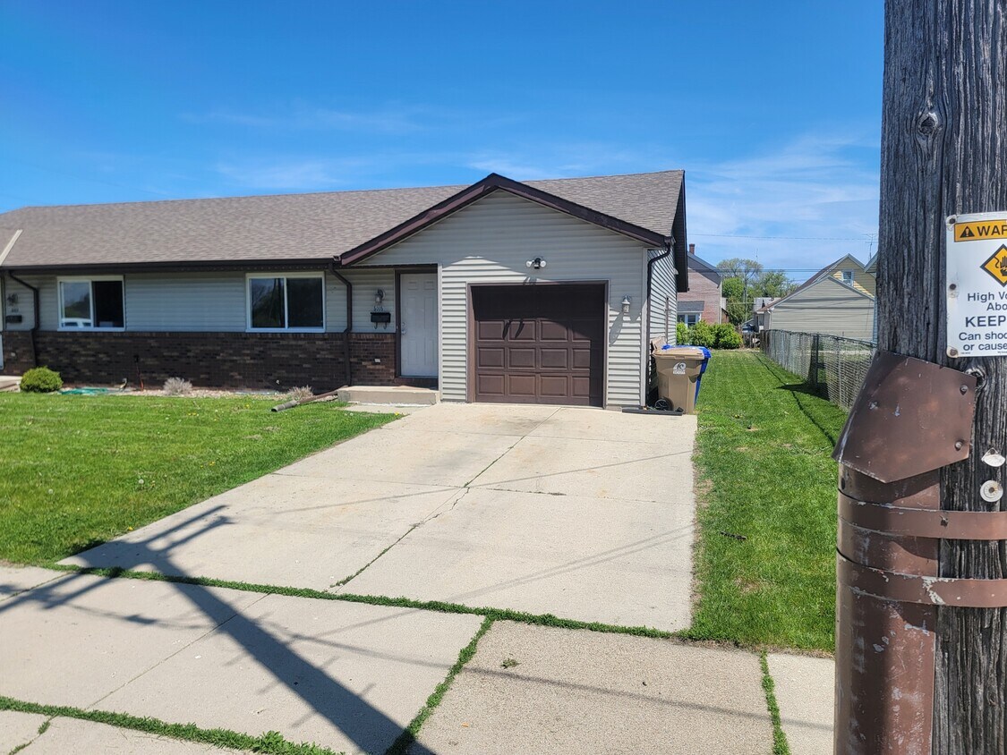 Foto principal - 5005 26th Ave