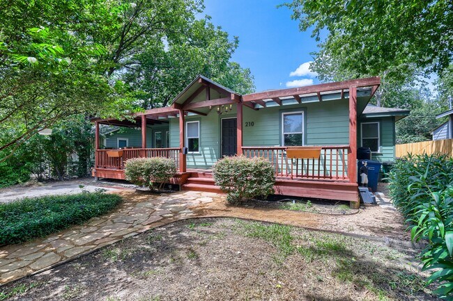 Building Photo - 210 Nelray Blvd