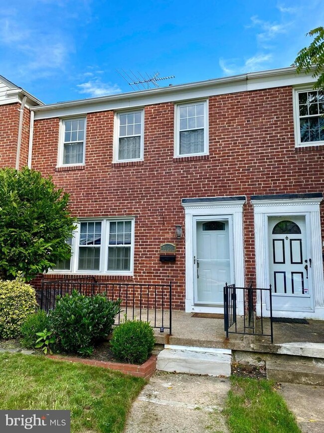 Building Photo - 8139 Clyde Bank Rd