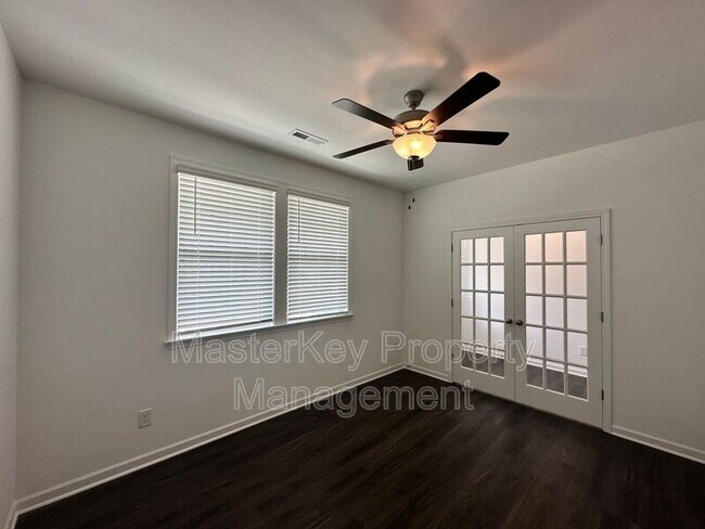 Building Photo - 1202 Briar Gate Dr