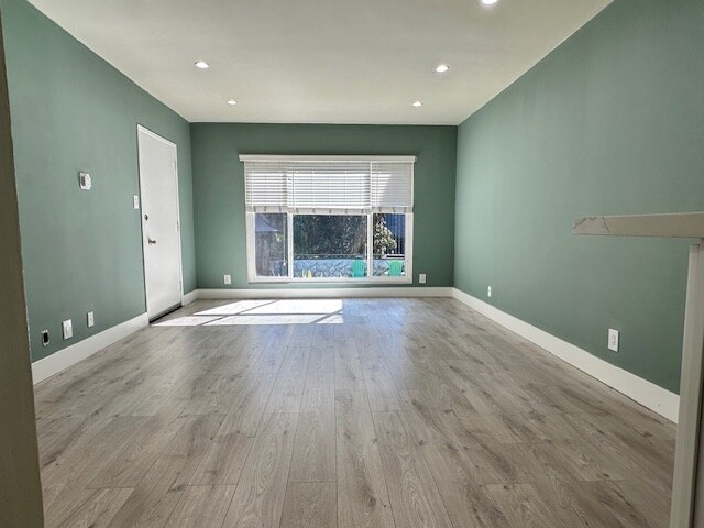 Foto del edificio - 7555 De Longpre Ave