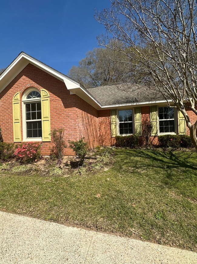 Building Photo - Valley Stream Subdivision!!