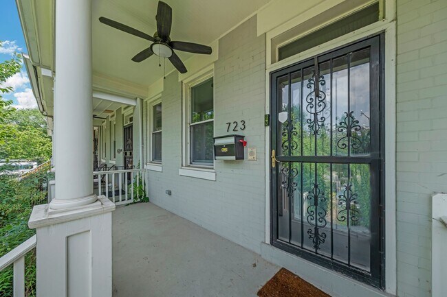 Foto del edificio - 723 K St NE