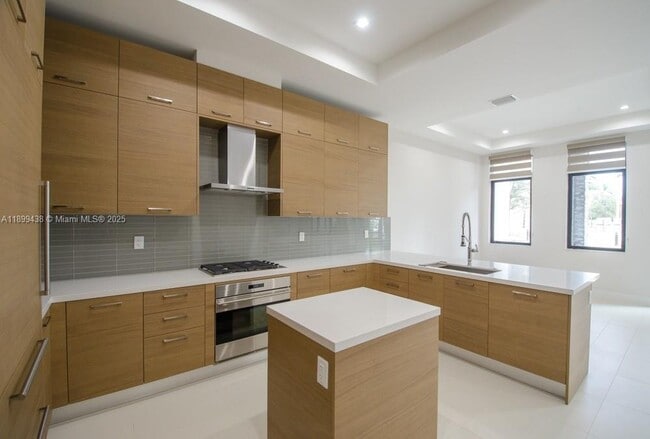 Building Photo - 8436 NW 51st Terrace