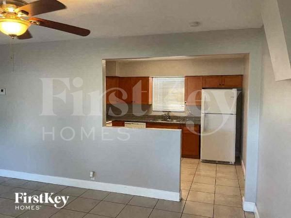 Foto del edificio - 6404 Fletcher St