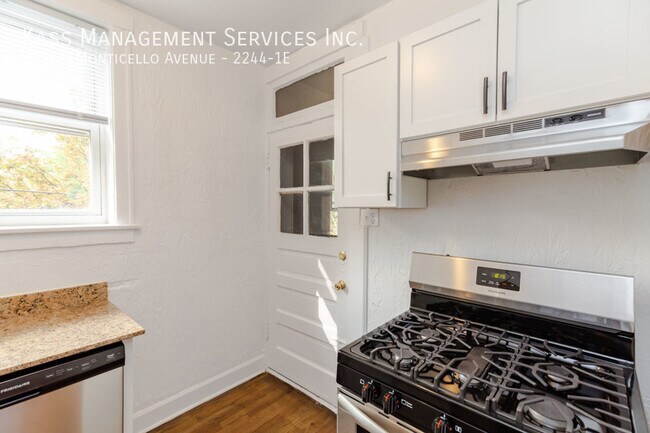 Foto del edificio - Prime Logan Square 2 bedroom with New Kitc...