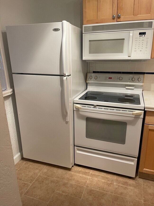 Kitchen - 60 Vining Ct