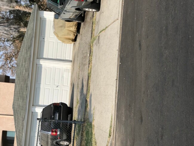 Garaje privado - 6906 Woodley Ave