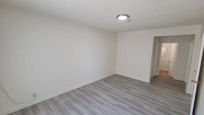 Building Photo - 13129 Oxnard St