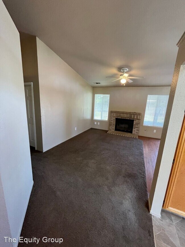 Building Photo - 3 br, 2 bath House - 5438 West Cherry Avenue