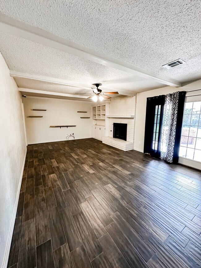 Foto del edificio - 1118 NW Becontree Dr