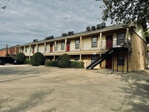 Building Photo - 2005 S 8th