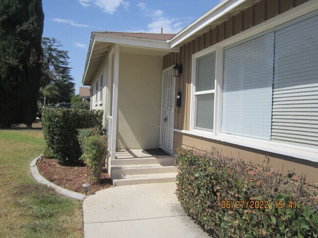 Building Photo - 3 br, 1.5 bath House - 6348 SAN DIEGO AVE