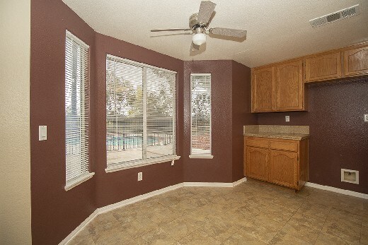 Building Photo - Cul-De-Sac House for Rent w/Pool