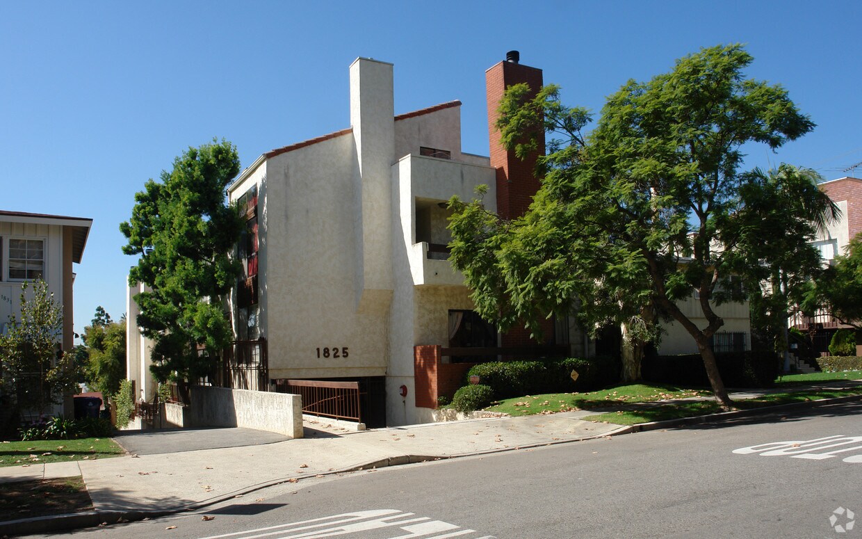 Building Photo - 1825 Westholme Ave
