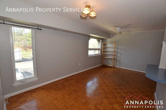 Building Photo - 1 silverwood circle #8