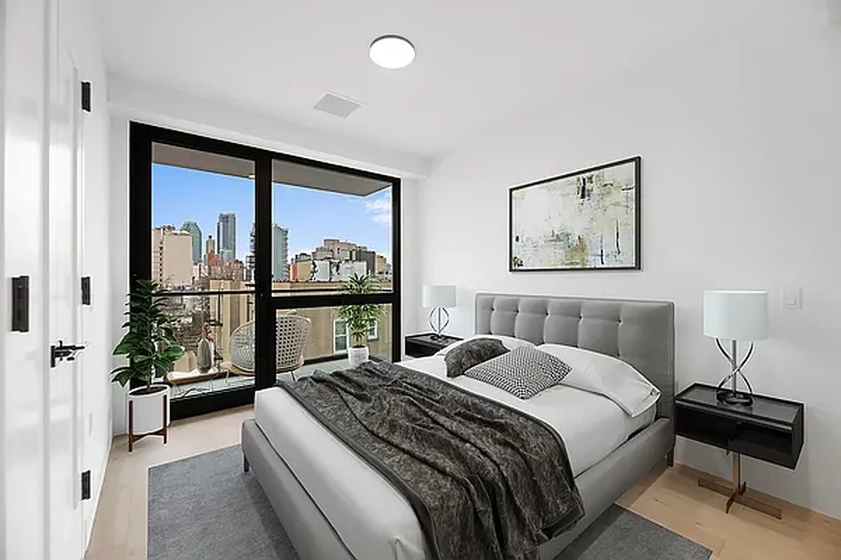 Foto principal - 27-10 37th Ave