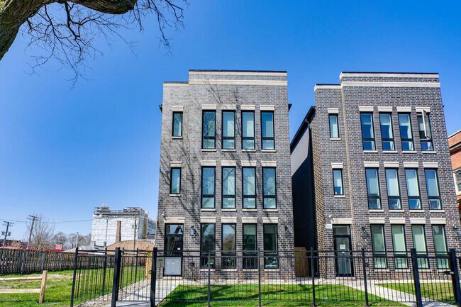 Foto del edificio - 5436 S Michigan Ave