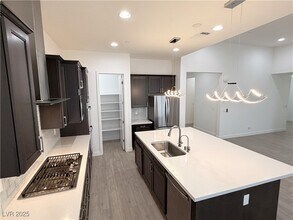 Building Photo - 724 Omaggio Pl