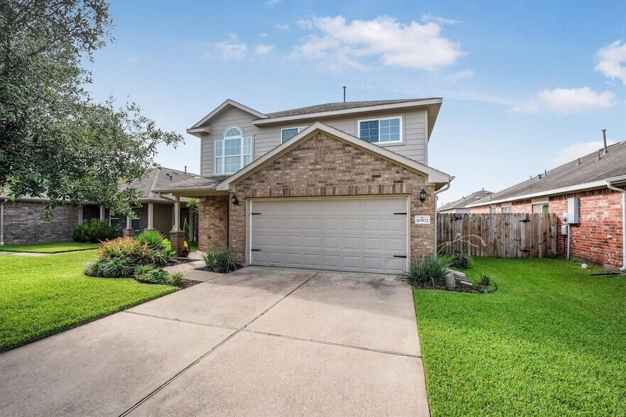 Foto principal - 10902 Barker View Dr