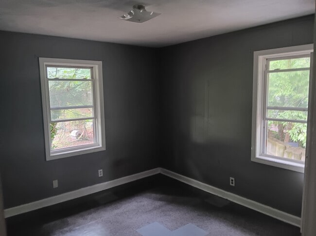 Building Photo - 1610 N Patterson Ave