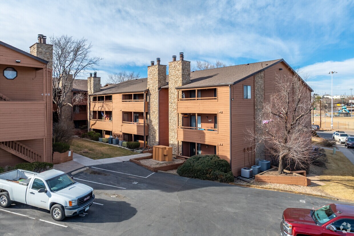 Foto del edificio - Centennial Crossing