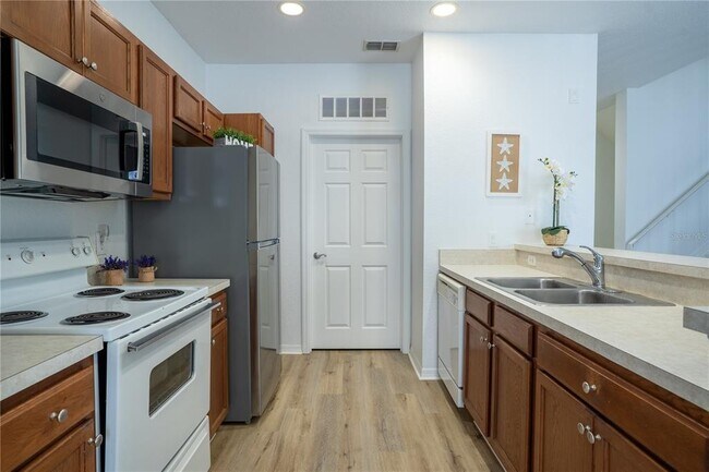 Foto del edificio - 2550 Grand Central Pkwy